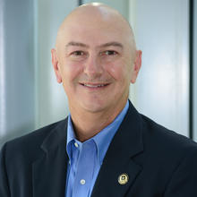 Steve Tracey headshot > Dassault Systèmes®