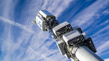 5G Small-Cell Base Station Antenna Array Design | Dassault Systèmes