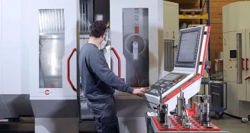 Carbomill High Precision Machining > Hero Banner > Dassault Systèmes®