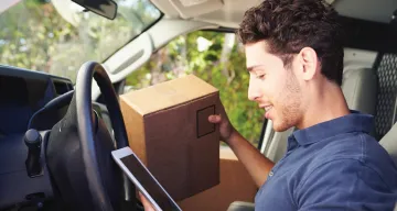 Man with Parcel > Session Image > Dassault Systèmes®