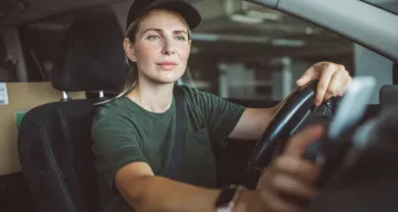 Woman in Delivery Van > Session Image > Dassault Systèmes®