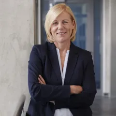 Annegret COX > Speaker > Dassault Systèmes®