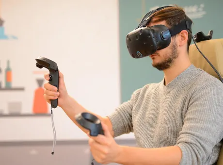 Immersive design review Experience > Hero Banner > Dassault Systèmes®